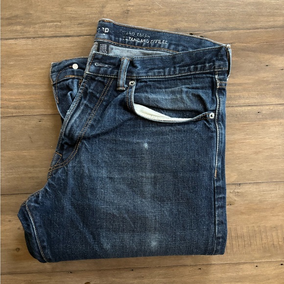 Gap Standard Fit 31/30 Jeans - Picture 1 of 5